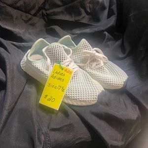 Adidas shoes for women size 7 1/2 in good condition.